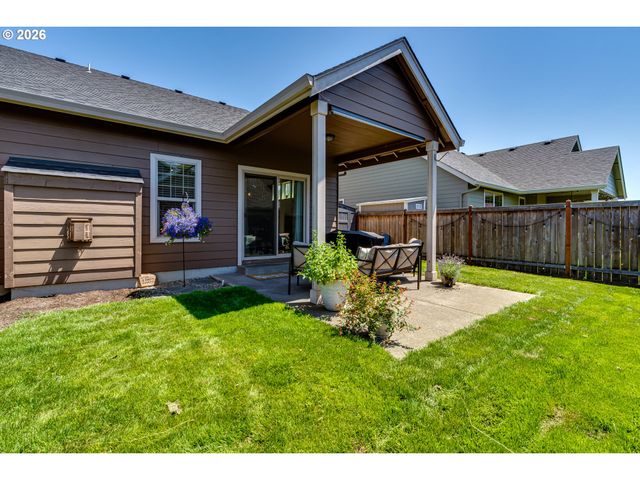 5427 KING ARTHUR Ct, Eugene, OR 97402