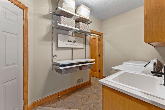 3360 Wood Duck Drive NW, Prior Lake, MN 55372