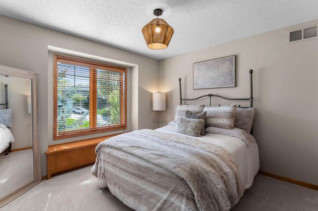 3360 Wood Duck Drive NW, Prior Lake, MN 55372