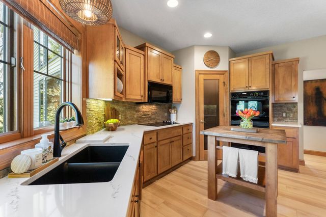 3360 Wood Duck Drive NW, Prior Lake, MN 55372