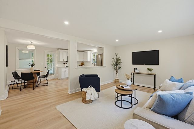9 Merriam District, Oxford, MA 01537