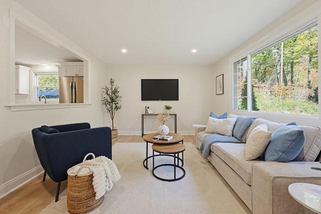 9 Merriam District, Oxford, MA 01537