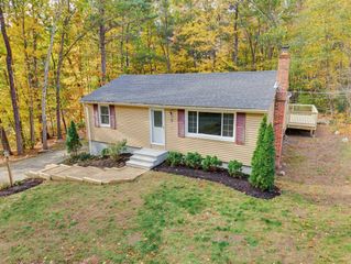 9 Merriam District, Oxford, MA 01537