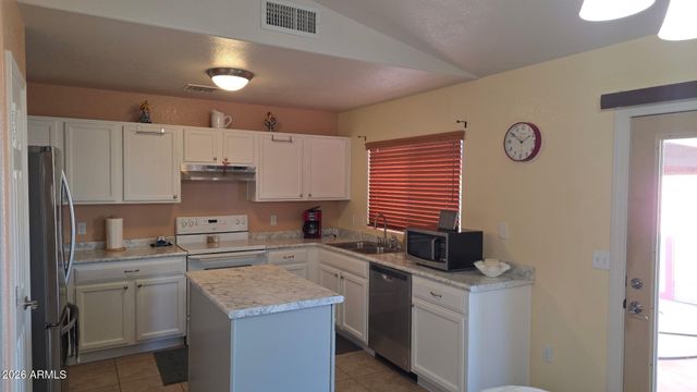 8146 W PINEVETA Drive, Arizona City, AZ 85123