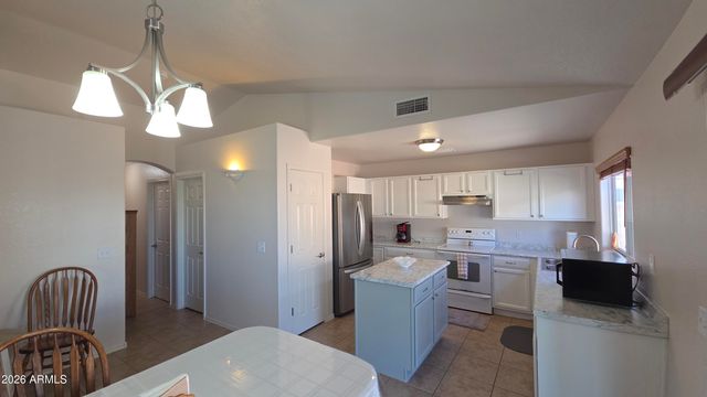 8146 W PINEVETA Drive, Arizona City, AZ 85123