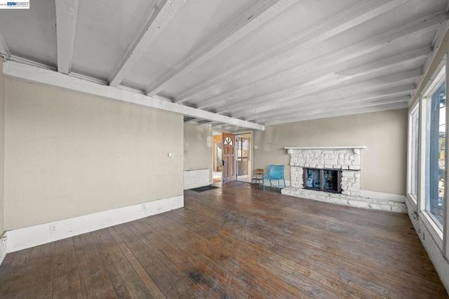 624 Sierra Point Rd, Brisbane, CA 94005