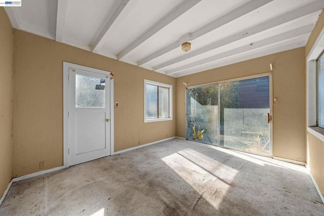 624 Sierra Point Rd, Brisbane, CA 94005