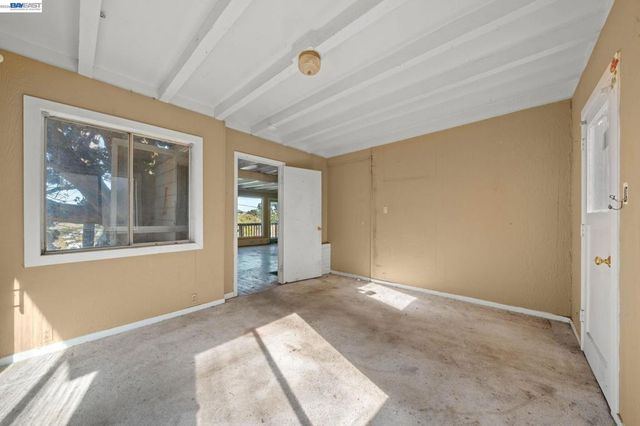 624 Sierra Point Rd, Brisbane, CA 94005