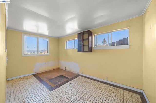 624 Sierra Point Rd, Brisbane, CA 94005