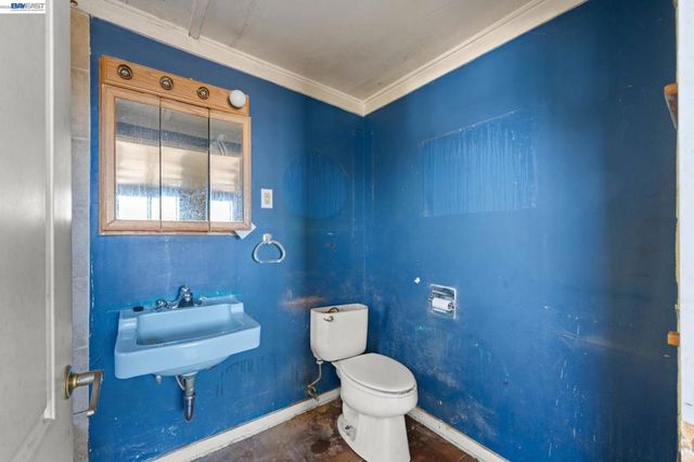 624 Sierra Point Rd, Brisbane, CA 94005