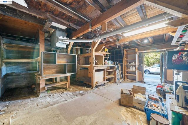 624 Sierra Point Rd, Brisbane, CA 94005