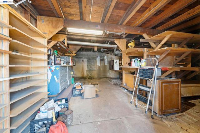 624 Sierra Point Rd, Brisbane, CA 94005