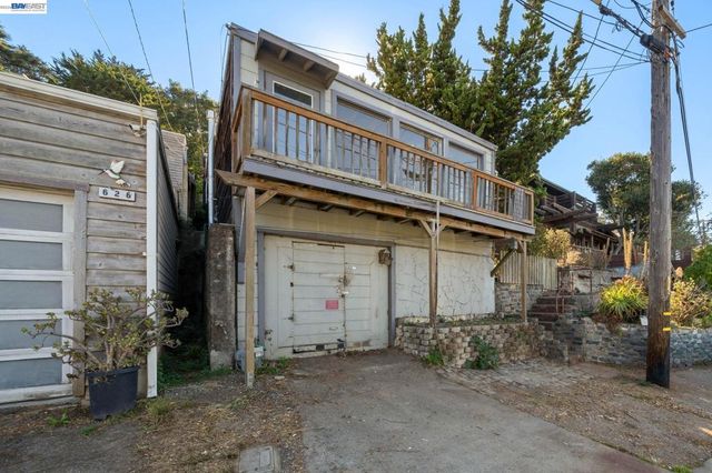 624 Sierra Point Rd, Brisbane, CA 94005
