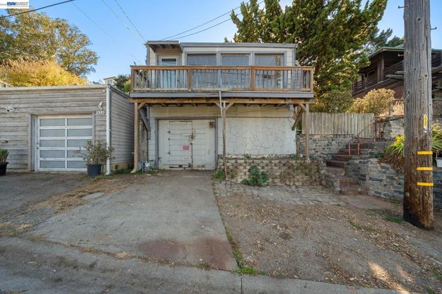624 Sierra Point Rd, Brisbane, CA 94005