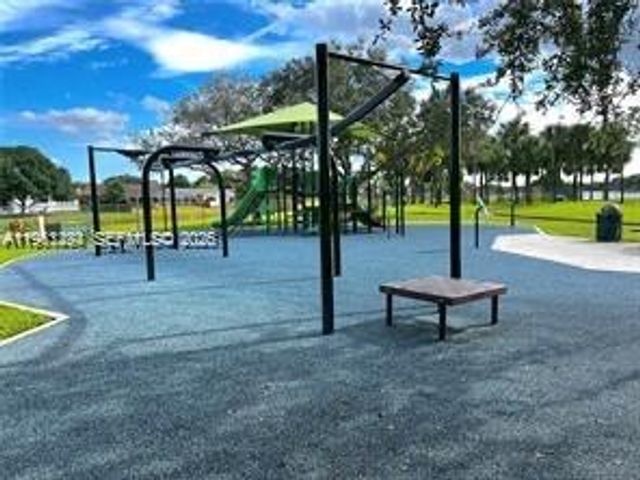 12142 SW 50th Ct 1242, Cooper City, FL 33330