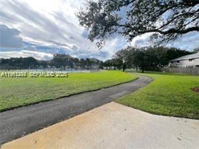 12142 SW 50th Ct 1242, Cooper City, FL 33330