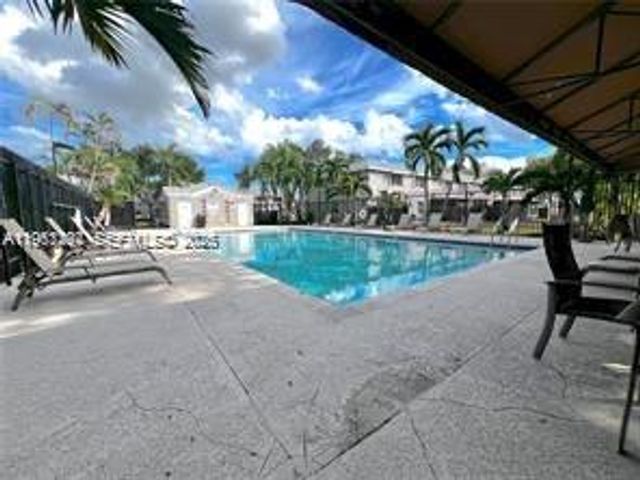 12142 SW 50th Ct 1242, Cooper City, FL 33330