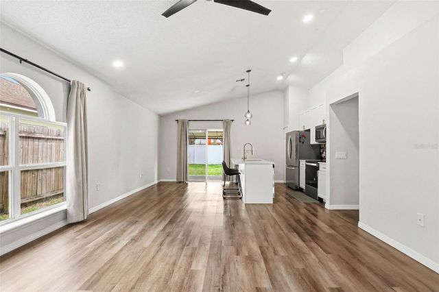 5916 LAKE FRONT DRIVE, Wesley Chapel, FL 33545