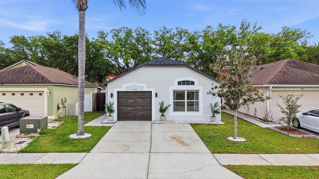 5916 LAKE FRONT DRIVE, Wesley Chapel, FL 33545