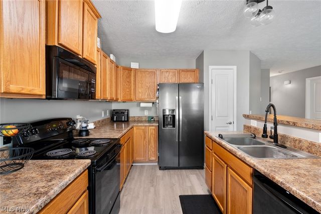 880 Starr Ridge Street SE, Massillon, OH 44646