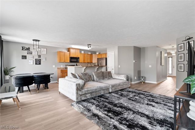 880 Starr Ridge Street SE, Massillon, OH 44646