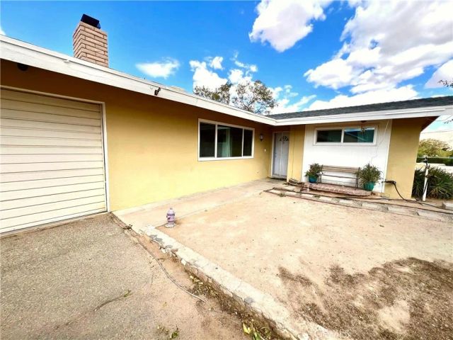 18236 Danbury, Hesperia, CA 92345