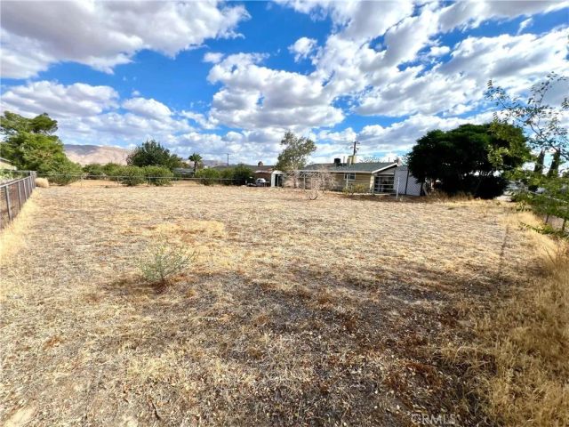 18236 Danbury, Hesperia, CA 92345