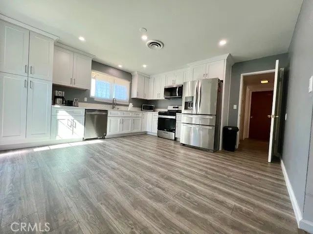 18236 Danbury, Hesperia, CA 92345