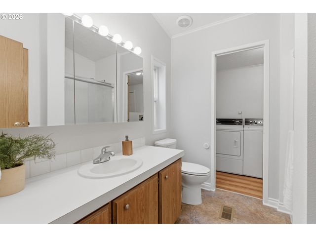 10400 Se COOK Ct 4, Milwaukie, OR 97222