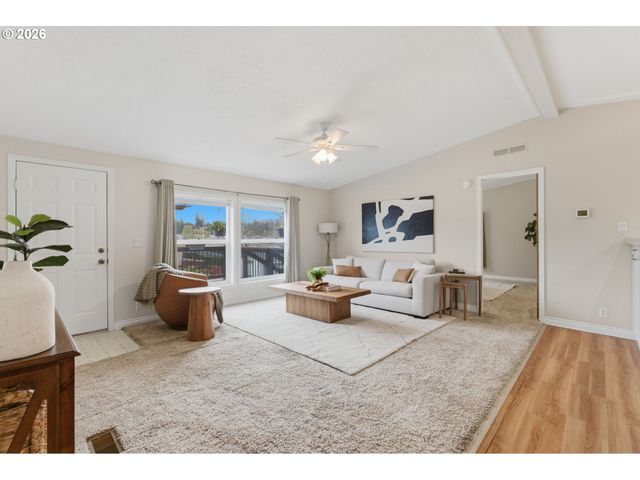 10400 Se COOK Ct 4, Milwaukie, OR 97222