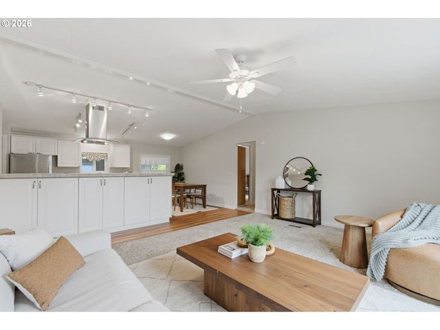 10400 Se COOK Ct 4, Milwaukie, OR 97222