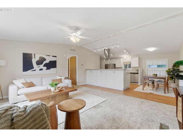 10400 Se COOK Ct 4, Milwaukie, OR 97222