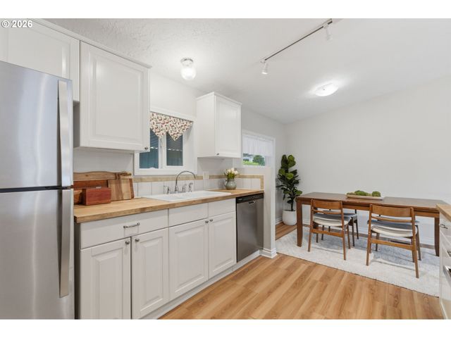 10400 Se COOK Ct 4, Milwaukie, OR 97222