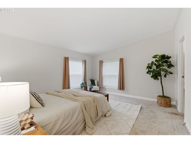 10400 Se COOK Ct 4, Milwaukie, OR 97222