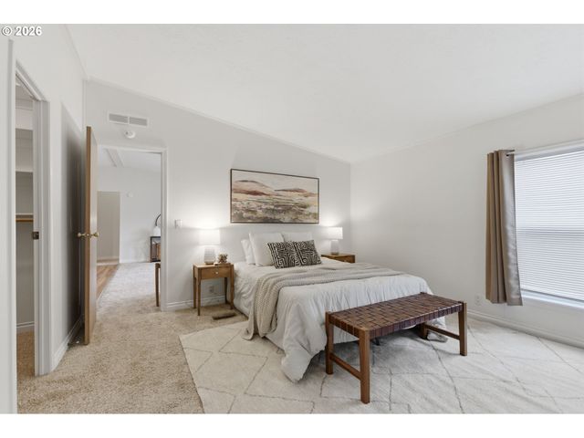 10400 Se COOK Ct 4, Milwaukie, OR 97222