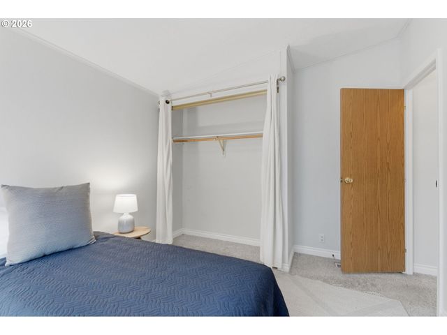 10400 Se COOK Ct 4, Milwaukie, OR 97222