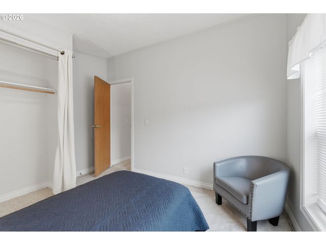 10400 Se COOK Ct 4, Milwaukie, OR 97222