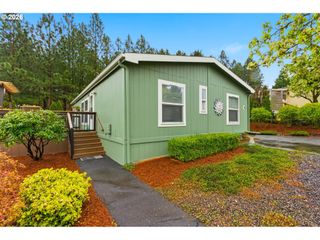 10400 Se COOK Ct 4, Milwaukie, OR 97222