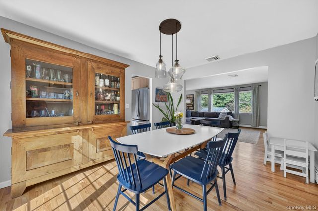 15 Round Tree Lane, Montrose, NY 10548