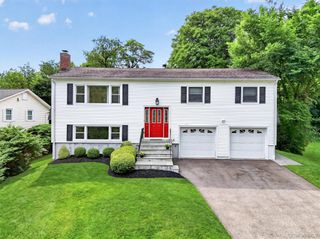 15 Round Tree Lane, Montrose, NY 10548