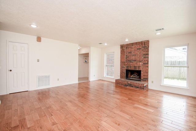 1201 Wildwood Drive, Deer Park, TX 77536