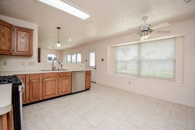 1201 Wildwood Drive, Deer Park, TX 77536