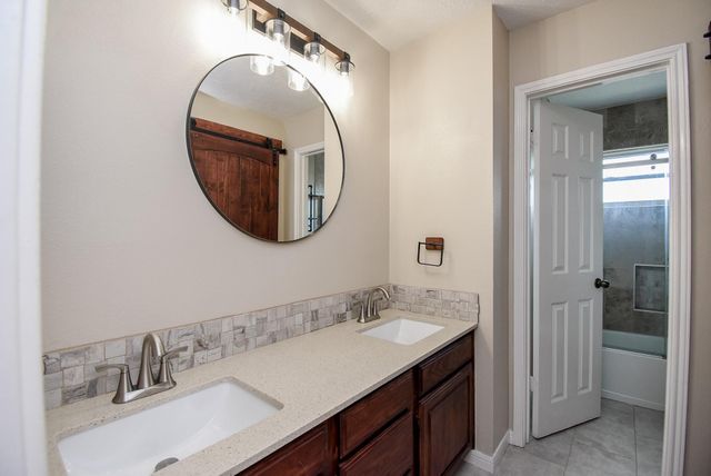 1201 Wildwood Drive, Deer Park, TX 77536