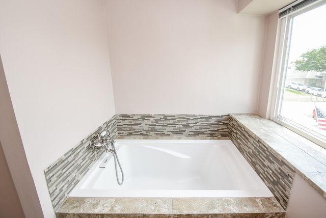 1201 Wildwood Drive, Deer Park, TX 77536
