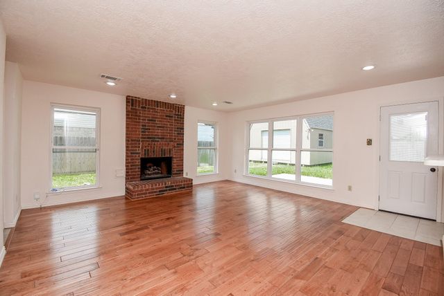 1201 Wildwood Drive, Deer Park, TX 77536