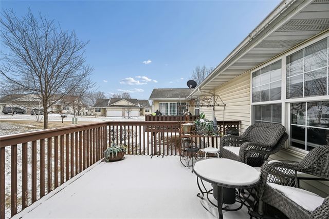 6612 Waterview Dr, Cedar Rapids, IA 52404