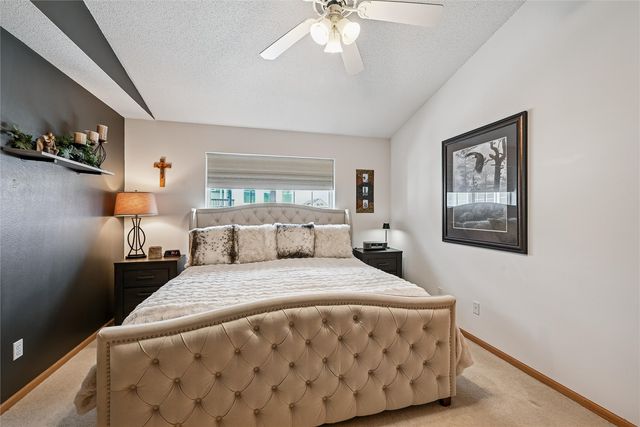 6612 Waterview Dr, Cedar Rapids, IA 52404