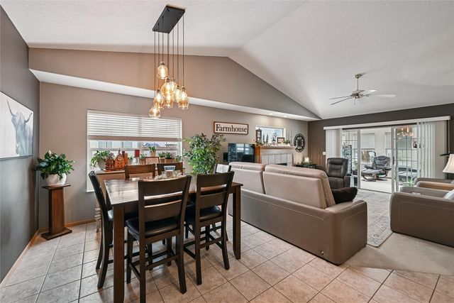 6612 Waterview Dr, Cedar Rapids, IA 52404