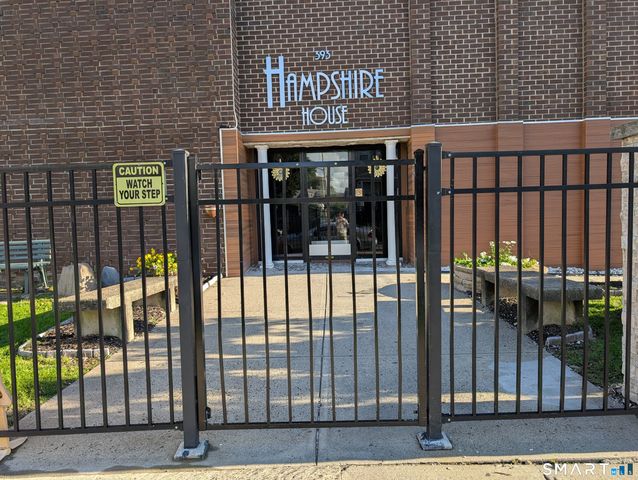 393 Laurel Avenue 302, Bridgeport, CT 06604