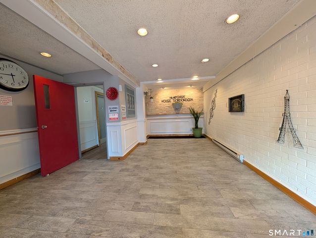 393 Laurel Avenue 302, Bridgeport, CT 06604